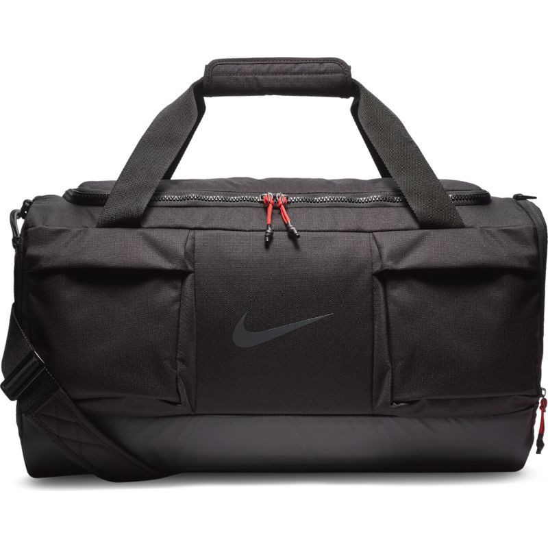 Mẫu túi golf Nike Sport Duffel được rất nhiều golfer lựa chọn sử dụng