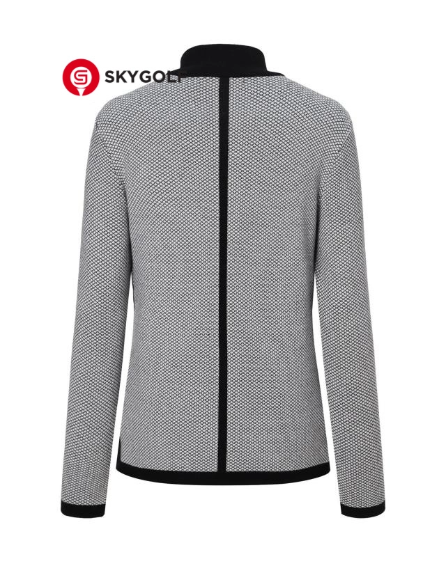 mặt sau áo len Hazzys chống gió màu đen lai trắng