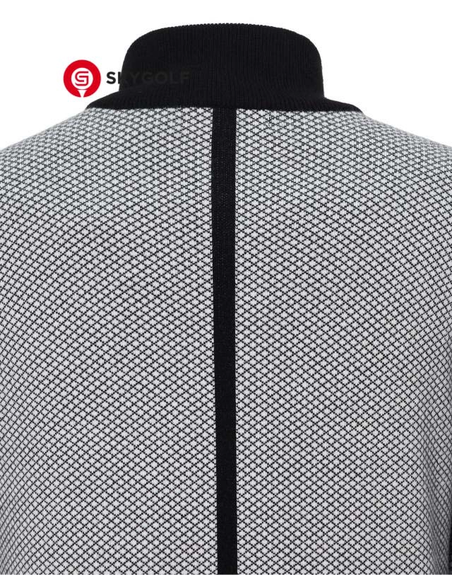 cận cảnh mặt sau cổ áo len Hazzys chống gió màu đen lai trắng