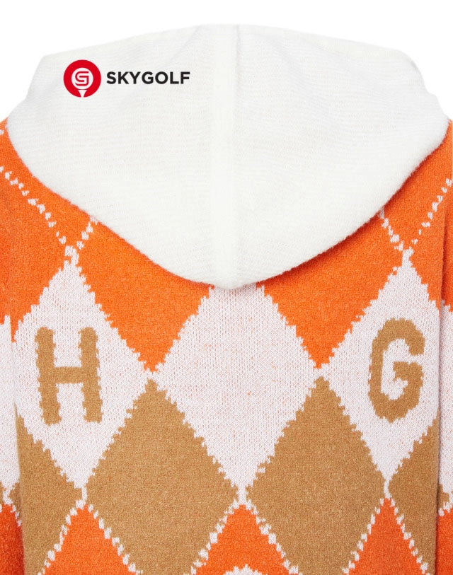 phần cổ mặt sau áo len golf có mũ Hazzys họa tiết Argyle màu cam