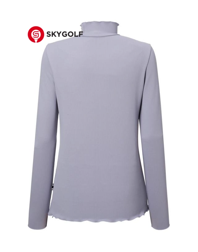 mặt sau áo len in logo Hazzys cổ cách điệu màu tím