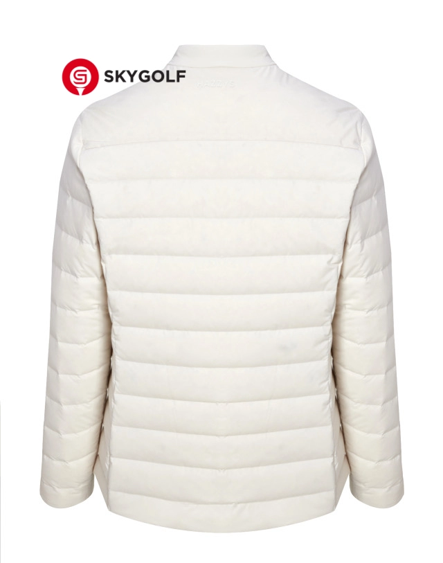 mặt sau áo khoác hazzys màu kem